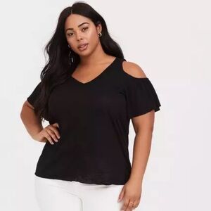 BloomChic Plus Size 2XL Black Cold Shoulder Tee us18-20